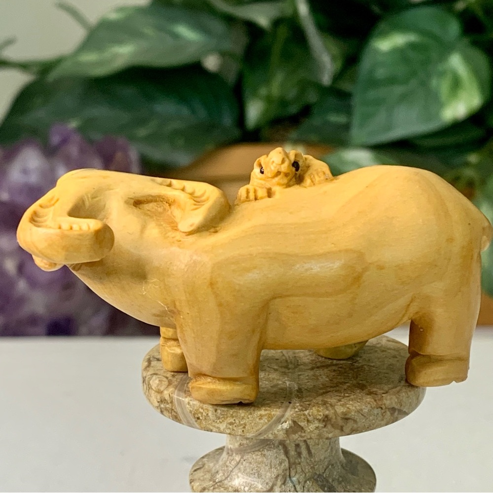 Ox Water Buffalo Netsuke Figurine Hand Carved Boxwood Wooden Animal Carving 2.8" - Picture 7 of 14